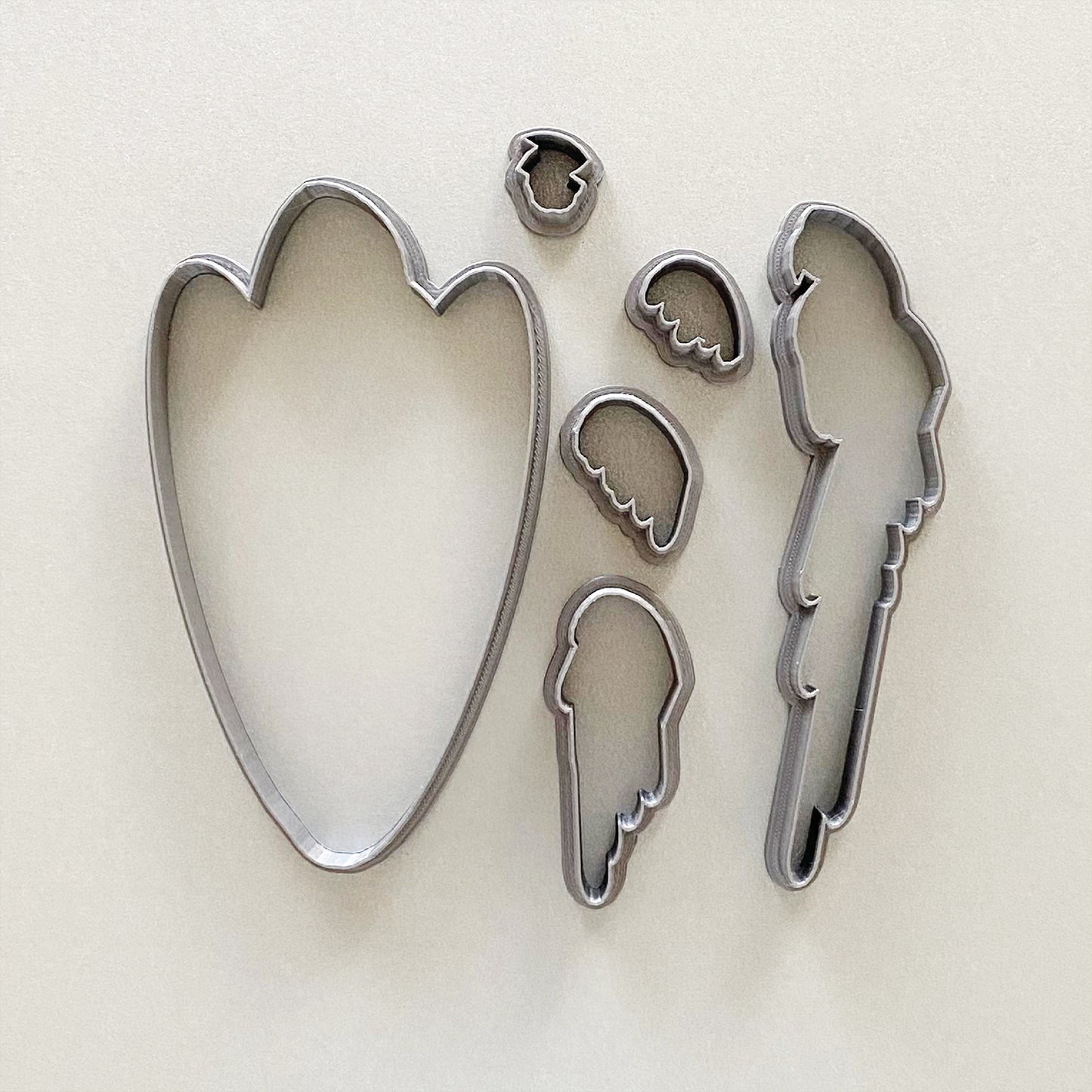 SCARLET THE MACAW SINGLE