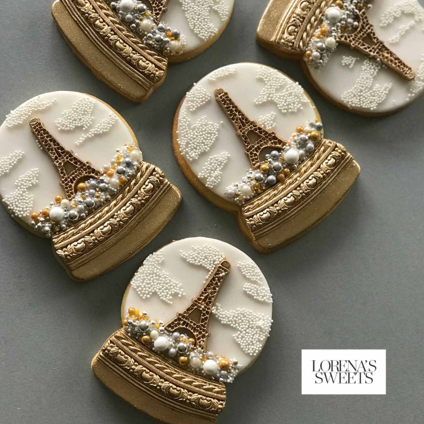 Cookie_Decoration_Kit_Carousel_and_Snow_Globe_by_Lorena_s_Sweets