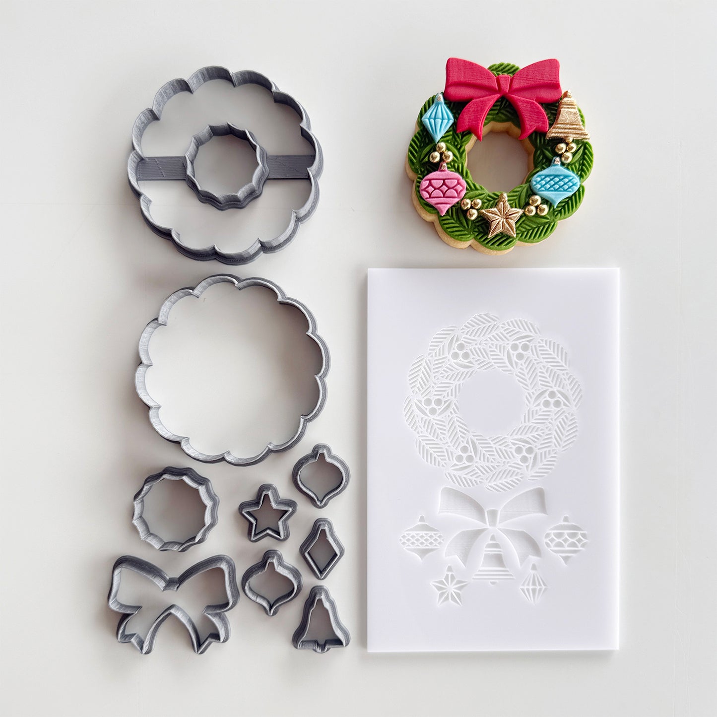 Single_Christmas_Wreath_by_Lorena_s_Sweets_03