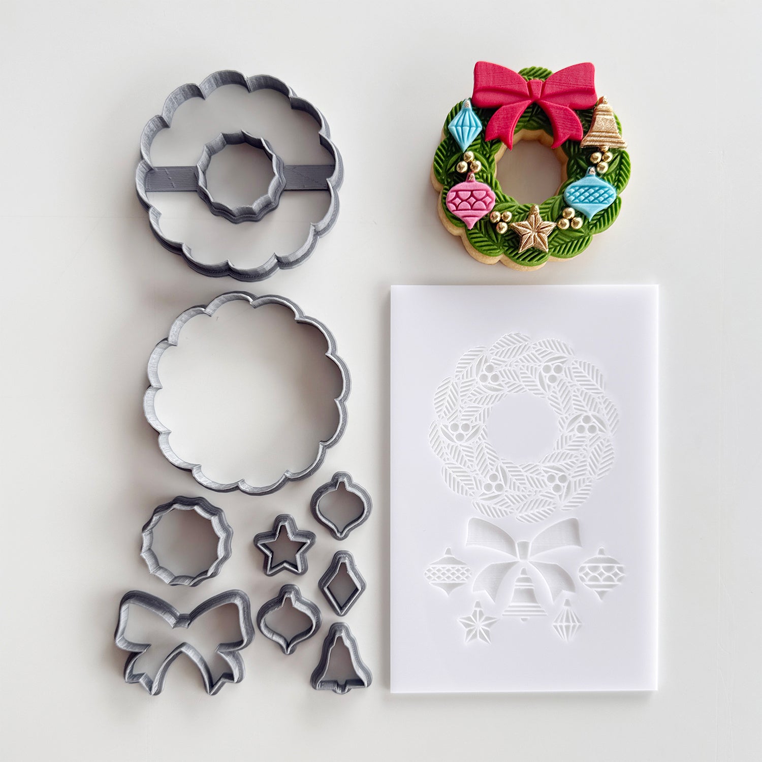 Single_Christmas_Wreath_by_Lorena_s_Sweets_03