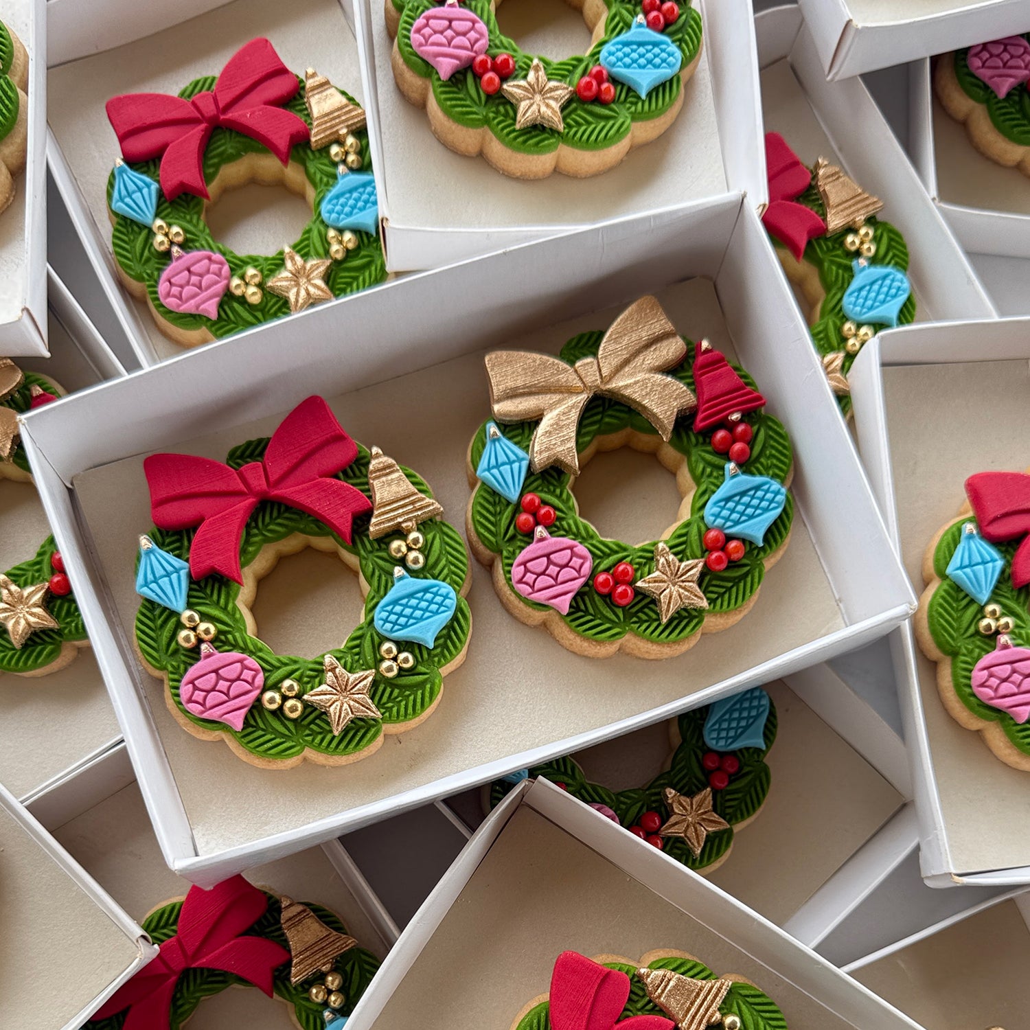 Single_Christmas_Wreath_by_Lorena_s_Sweets_04