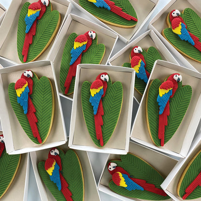SCARLET THE MACAW SINGLE
