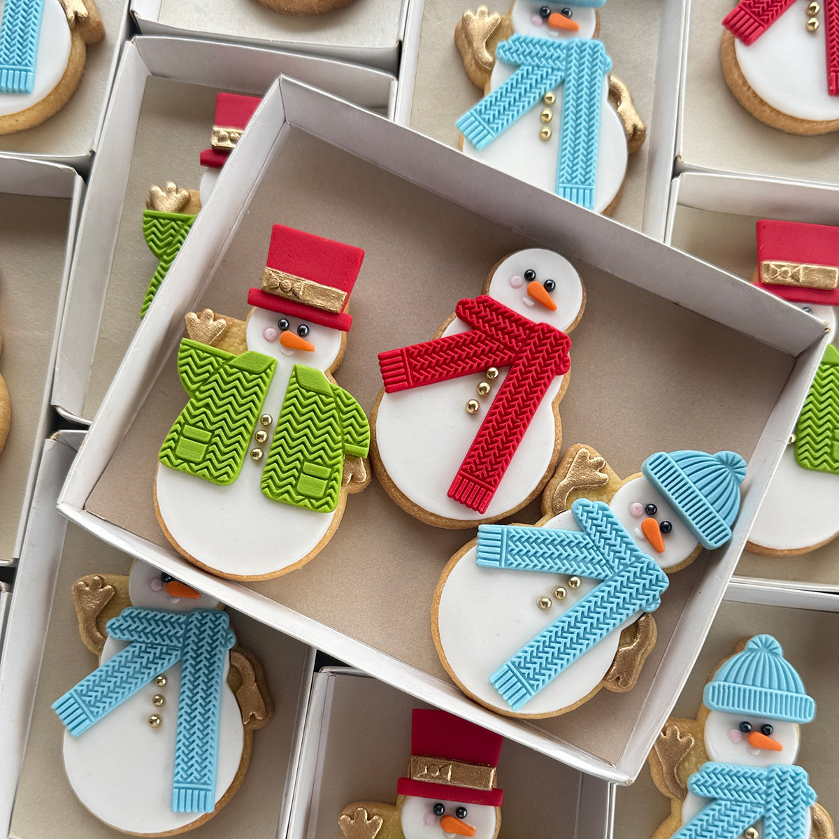 Single_Snowman_by_Lorena_s_Sweets