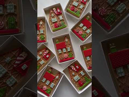 GINGERBREAD HOUSES